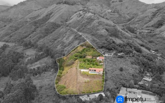 En venta amplio terreno con dos casas en Landangui-Malacatos